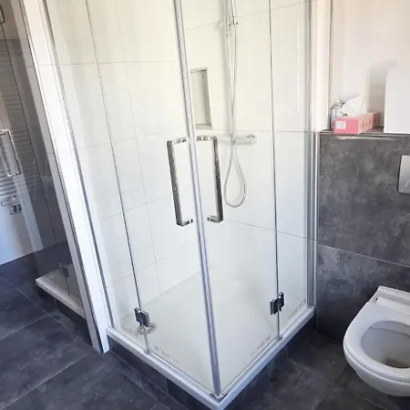 Apartament Work & In *